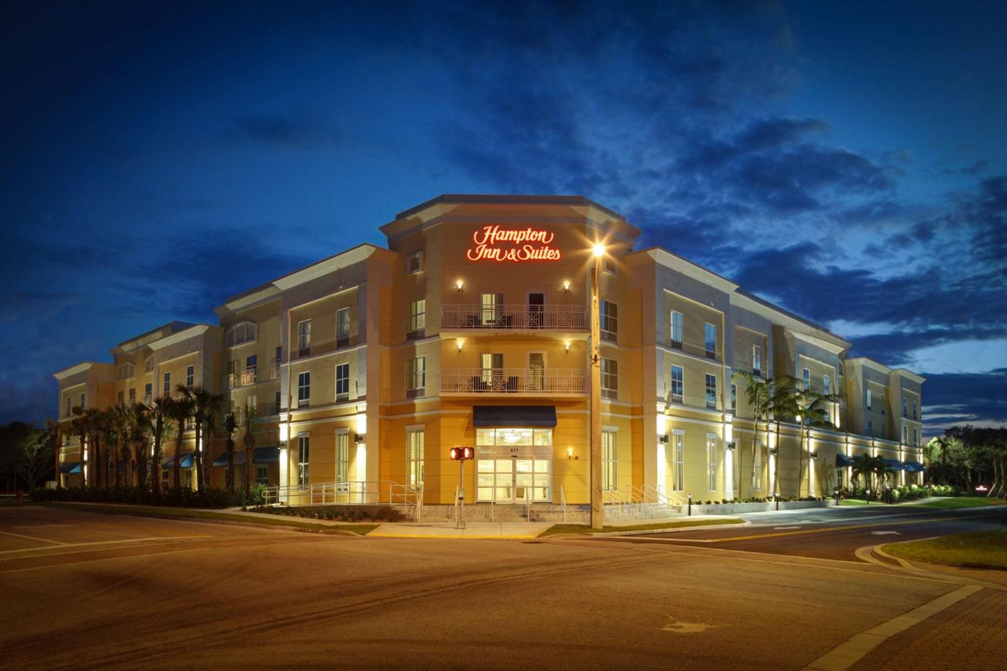 Hampton Inn And Suites By Hilton Vero Beach-Downtown Exterior photo